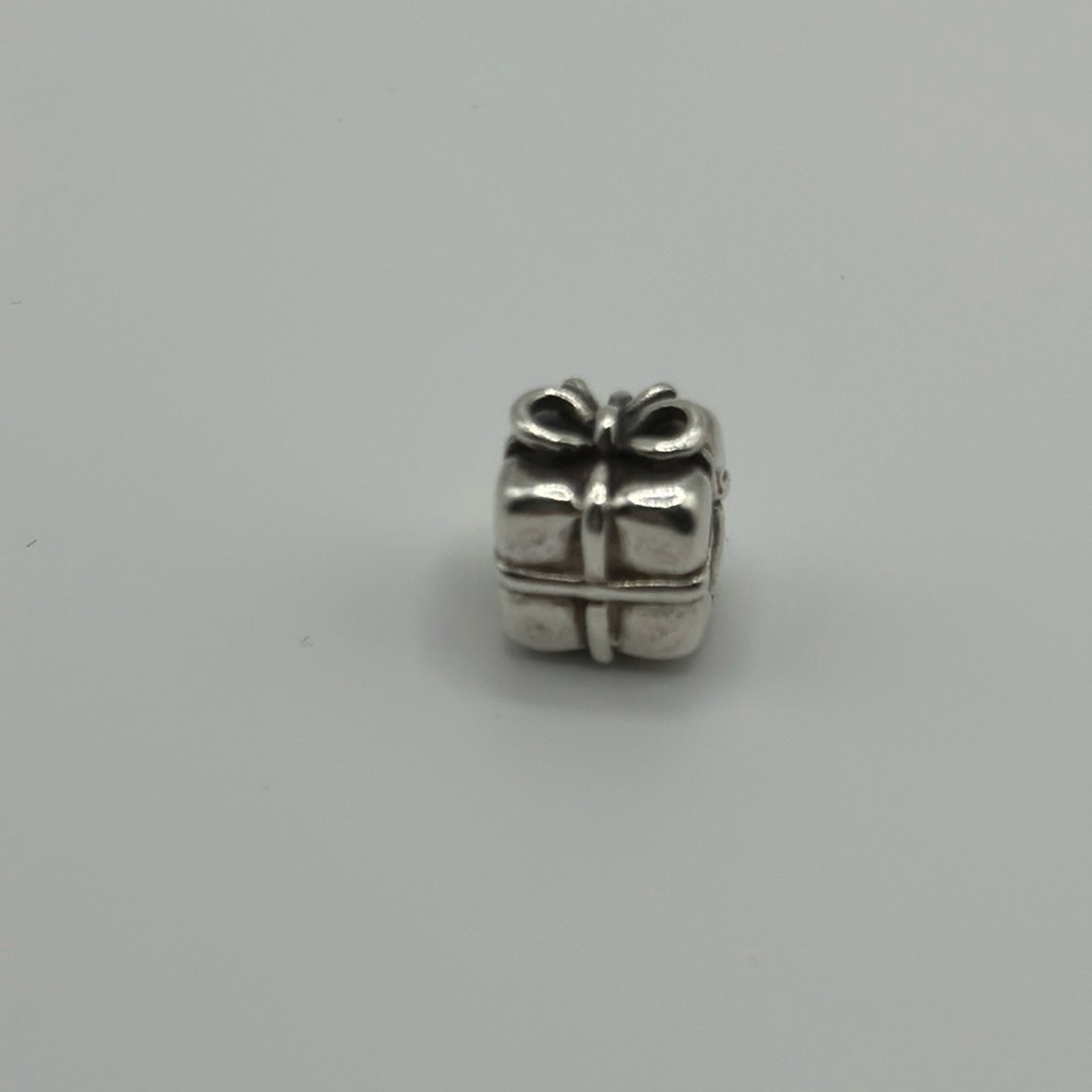 Pandora 925 charm gift box
